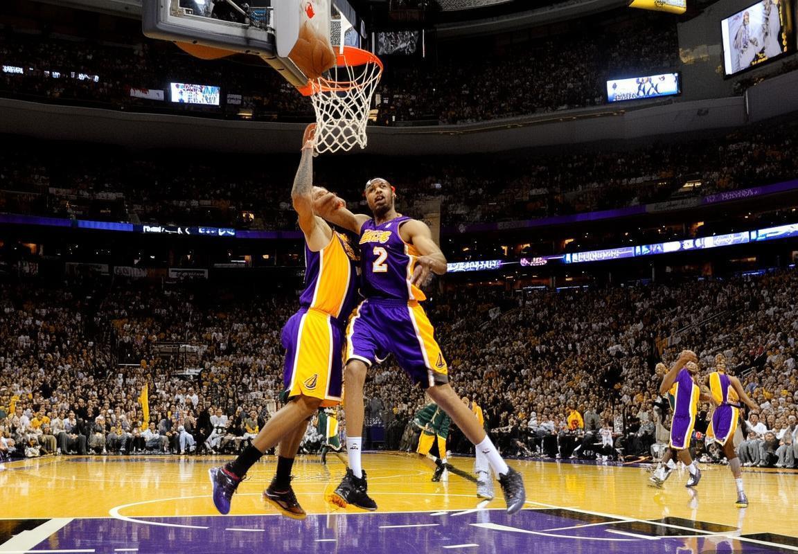 2012湖勇巅峰对决：科比库里传奇对决回顾